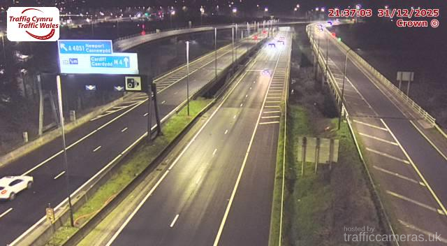 M4 - J25A Grove Park / A4042 (E)