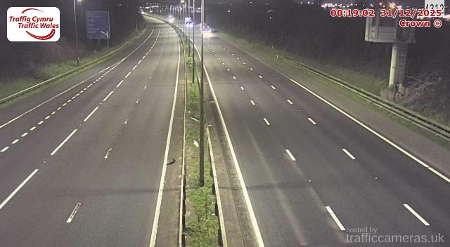 M4 - J28 - 29 Cleppa Park (W)